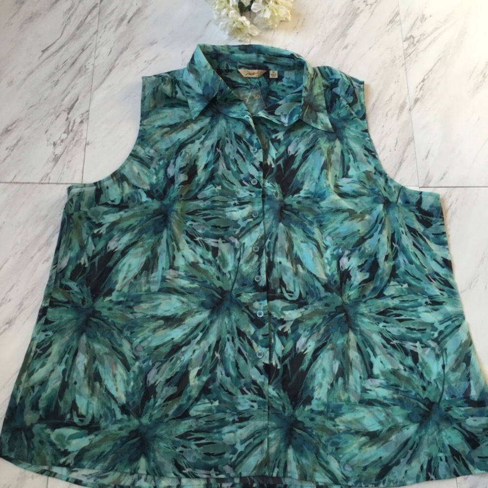 MOTTO | Green Floral Button Up Collared Shirt